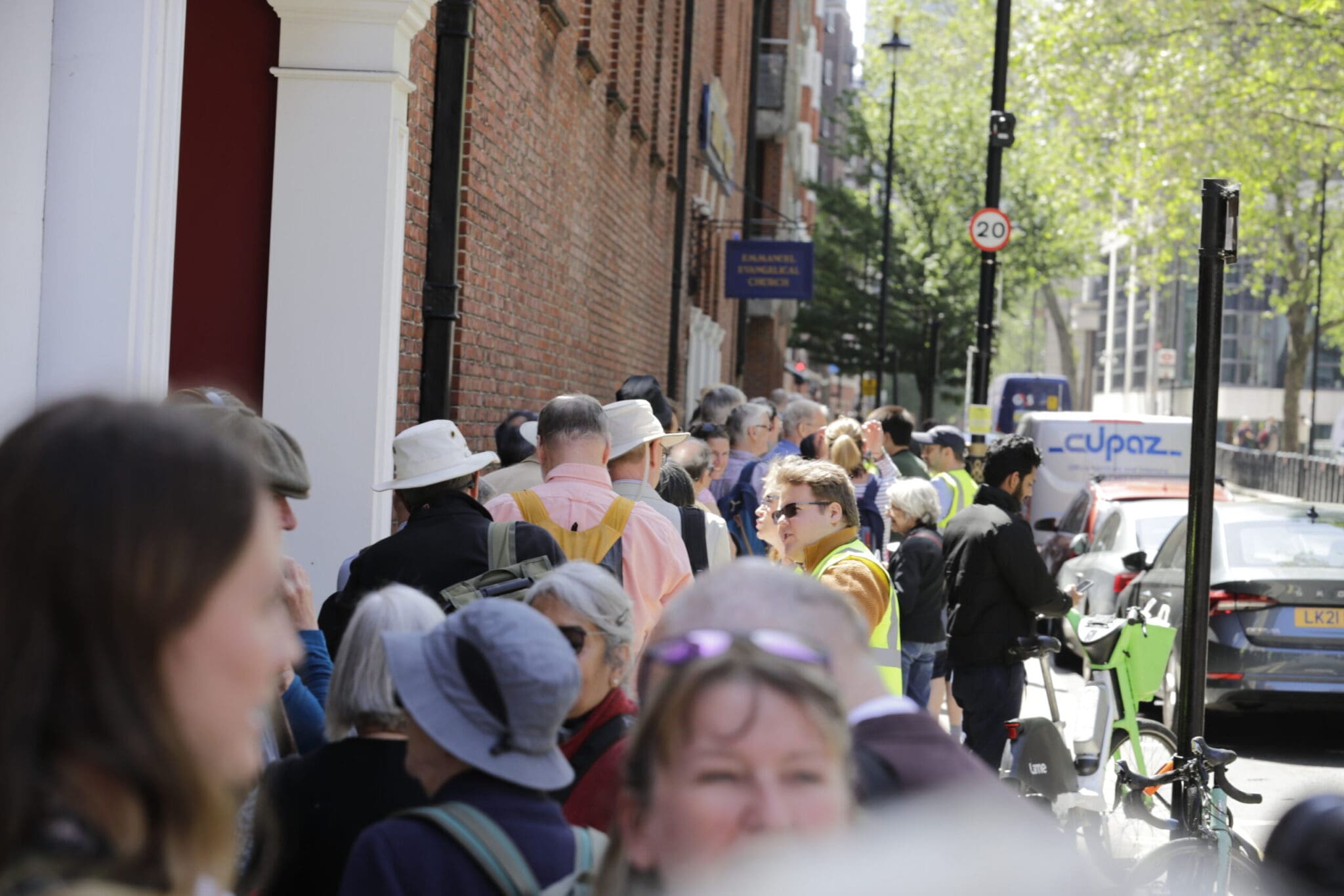 Crowds queue for Sort the System